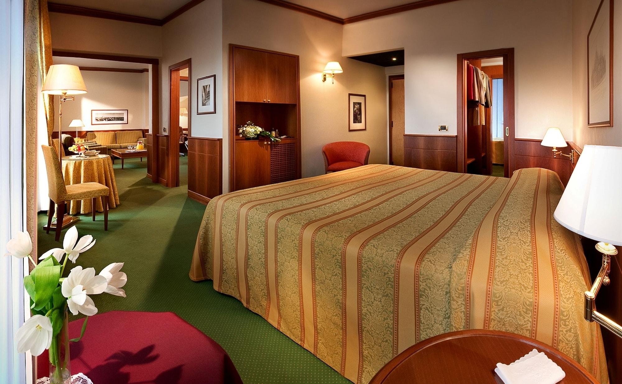 Hotel Cavour Milánó Kültér fotó